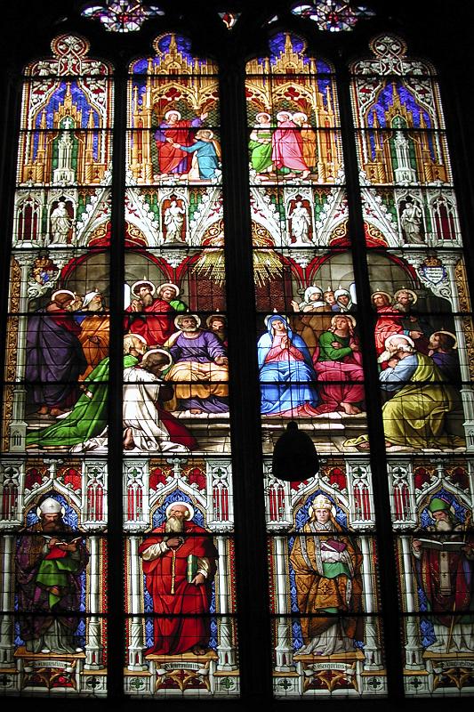 DSCN1359 Spectacular stained glass.