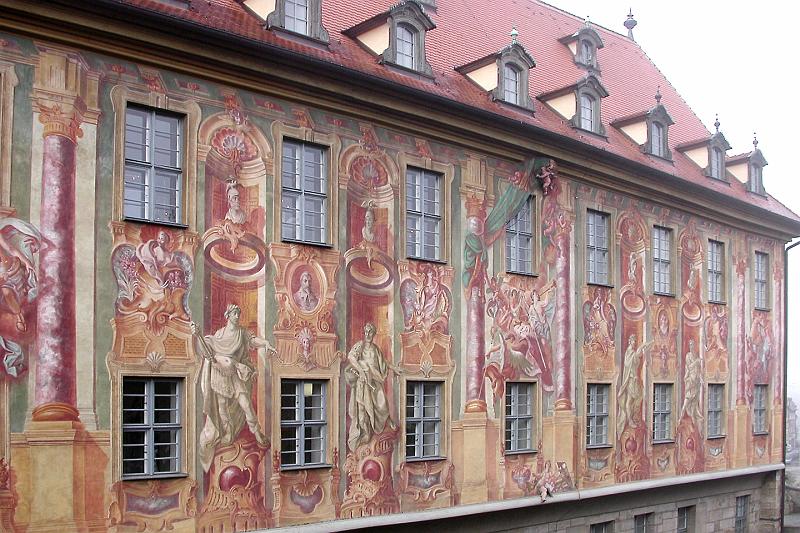 DSCN1490 A spectacularly frescoed building.