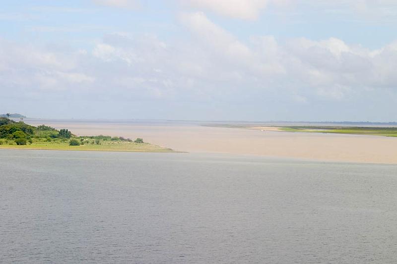 CRW_5042 Nov. 23, 2006 - Santarem, Brazil.  Two rivers meet, but do not mix right away.
